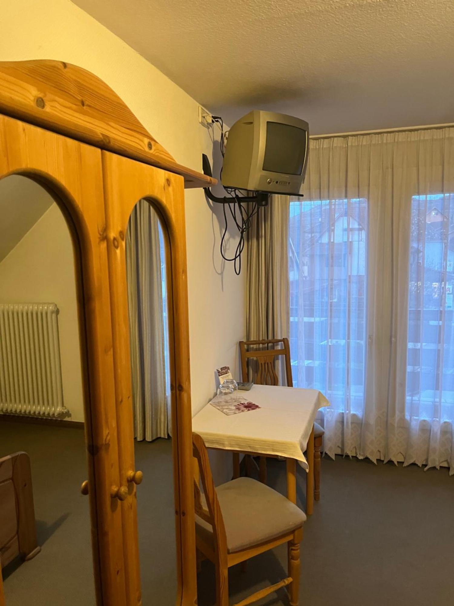 Gasthaus Baeren Niederrotweil ภายนอก รูปภาพ